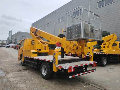 登高車(chē)、25慶鈴高空作業(yè)車(chē)、國(guó)六直臂高空作業(yè)車(chē)與清洗吸污車(chē) 現(xiàn)代城市作業(yè)的多功能利器