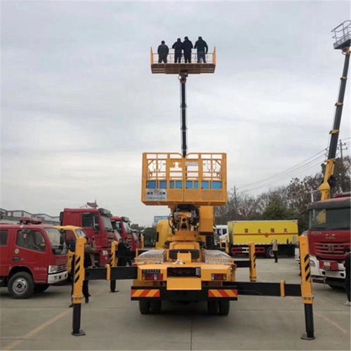 湖南18米伸縮臂慶鈴高空作業(yè)車(chē)與清洗吸污車(chē) 專(zhuān)業(yè)裝備助力城市建設(shè)